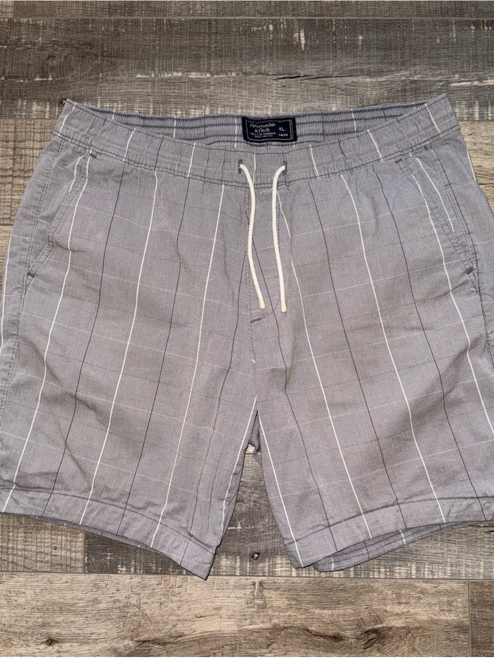 Abercrombie & Fitch Gray Plaid elastic waist drawstring shorts